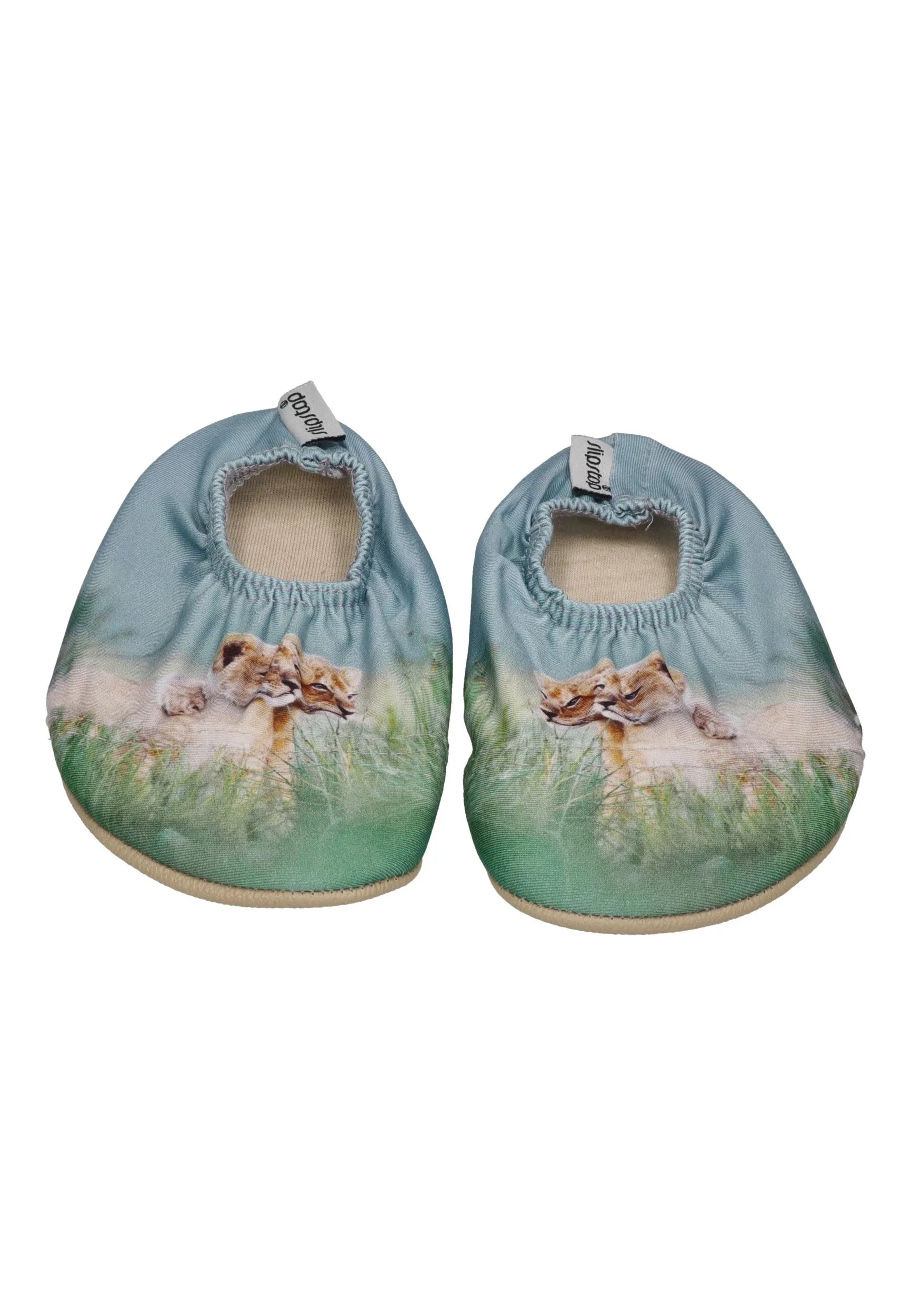 SLIPSTOP Kinder Hausschuhe Badeschuhe Sahara Löwen grün