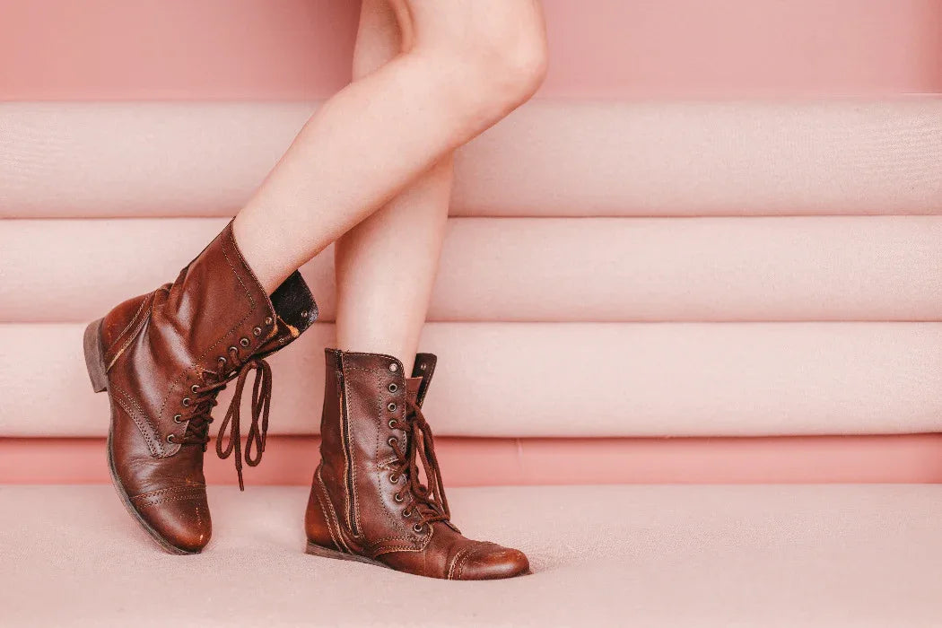 boots-on-a-couch - Shoedeal